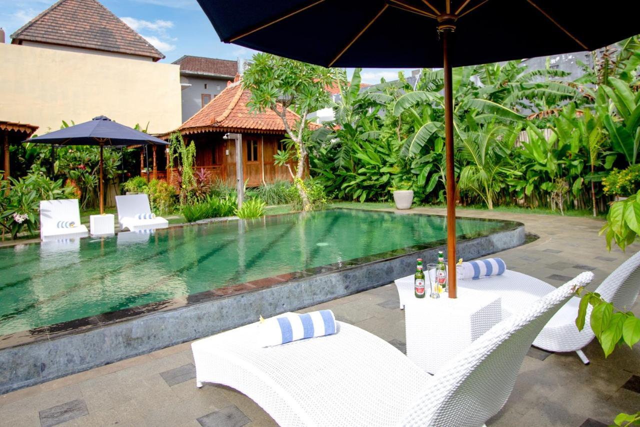 Moson Villa Legian Exteriör bild