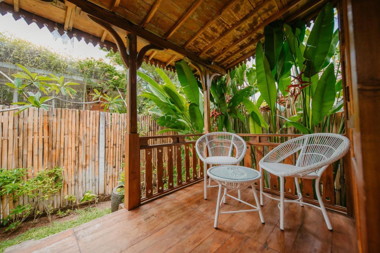 Moson Villa Legian Exteriör bild