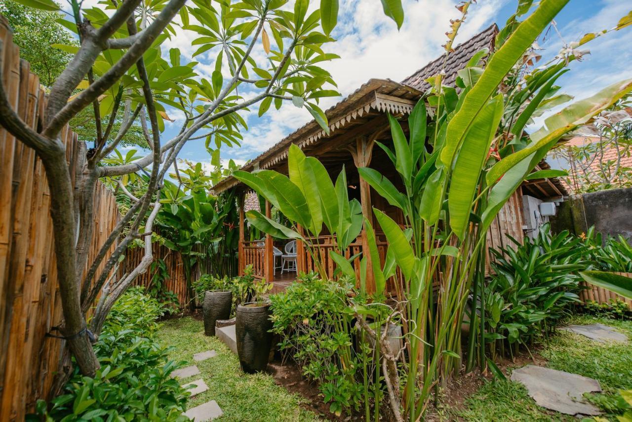 Moson Villa Legian Exteriör bild