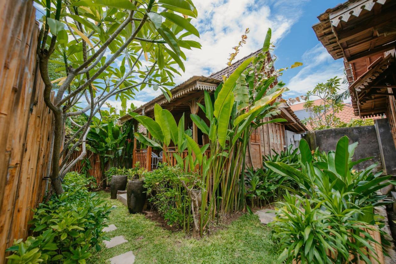 Moson Villa Legian Exteriör bild